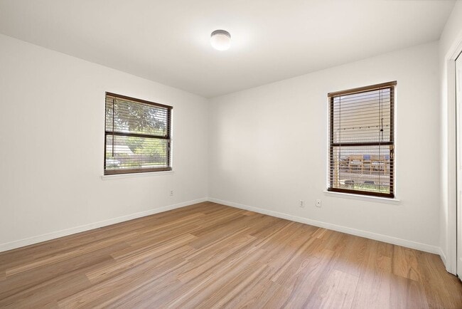 Building Photo - 403 Flournoy Dr