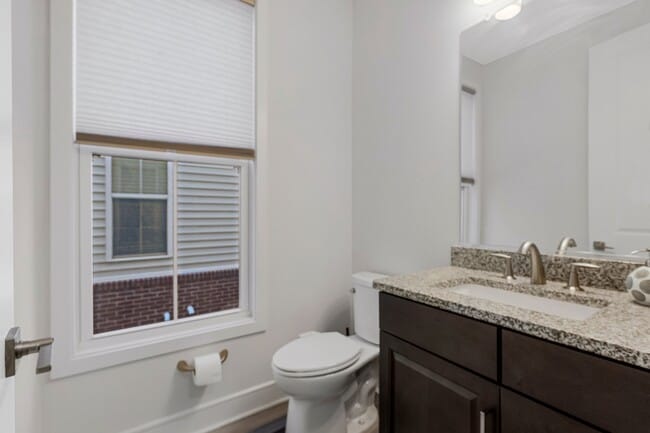 Building Photo - 22956 Aurora Vw Dr