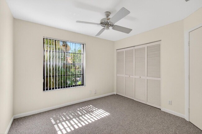 Building Photo - 7865 La Mirada Dr