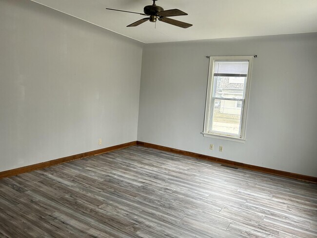 Building Photo - 108 W Meier St