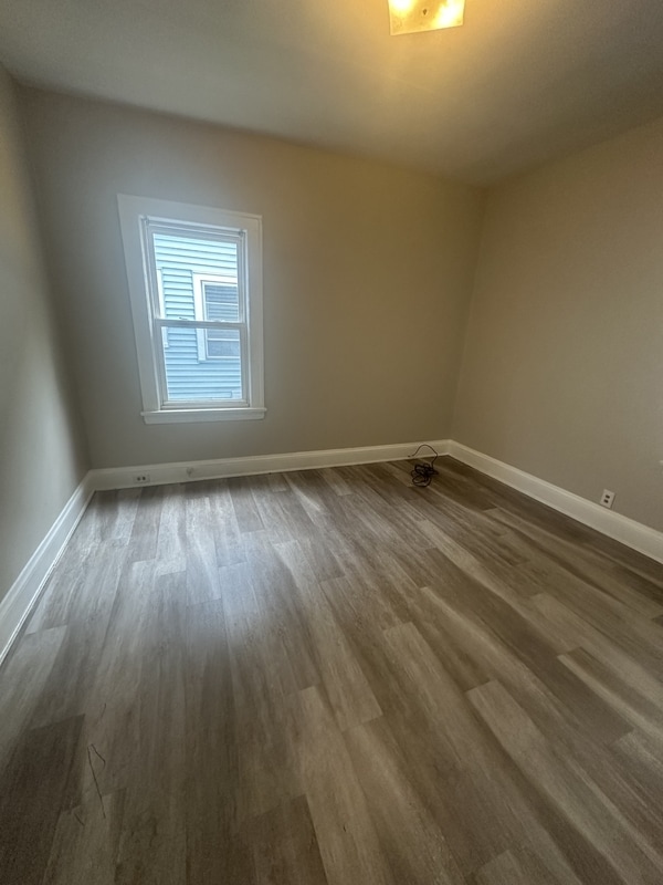 Building Photo - 3392 Beechwood Ave