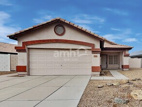 Building Photo - 15640 W Magnolia St