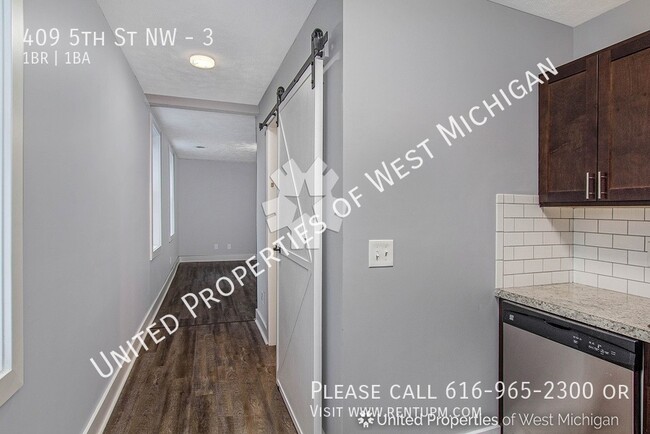 Building Photo - Available Now | 1 Bedroom 1 Bathroom Apart...