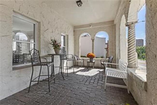 Building Photo - {4555 #205} Ponce De Leon Condo Available ...