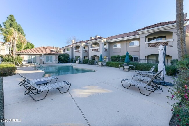 Building Photo - 8653 E Royal Palm Rd