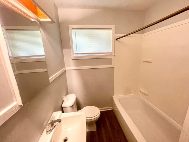 Building Photo - 3 BR/1 BA home in Pearl for Rent!!