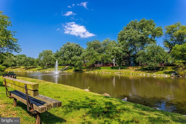 Building Photo - 1851 Sharwood Pl