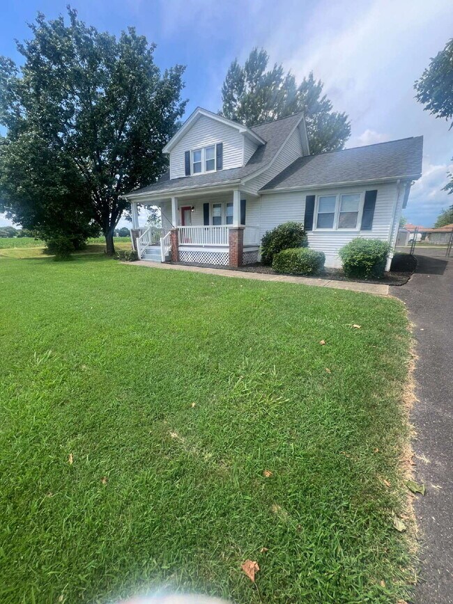 Building Photo - Charming 4-Bedroom Home on Spacious Corner...