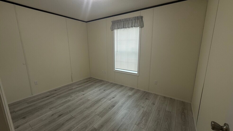 Building Photo - 11 Starling Ln