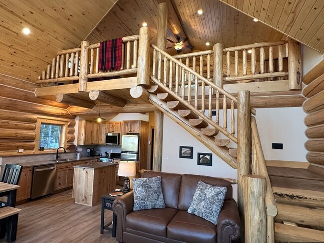 Building Photo - 6 month lease! Fairplay Cabin! 2 beds plus...