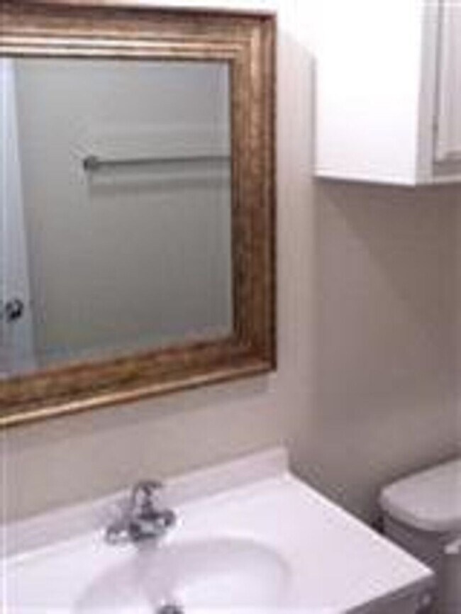 Building Photo - Pre-leasing for July.