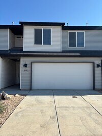 Building Photo - 381 W 2025 N