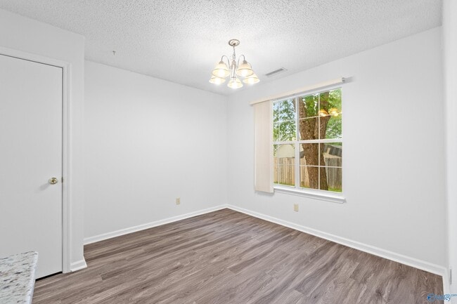 Building Photo - 113 Fernwood Cir