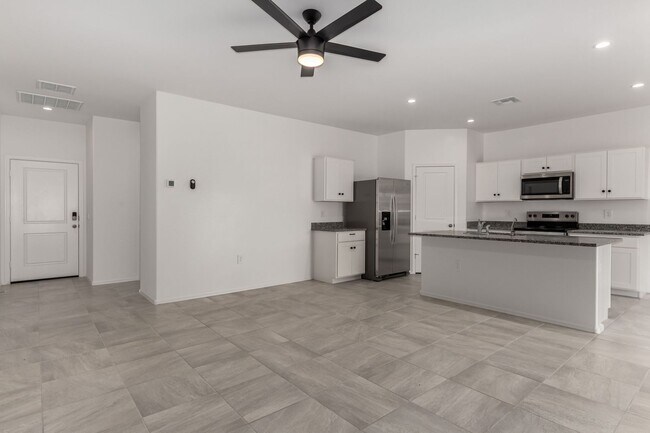 Building Photo - Beautiful 3 bed, 2 bath Casa Grande home