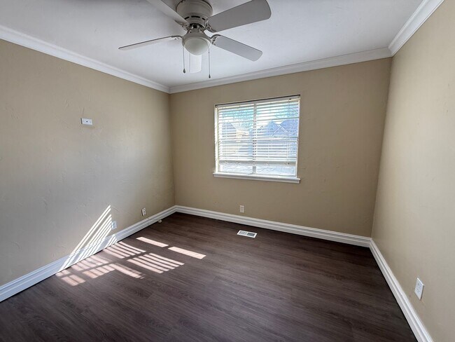 Building Photo - COMING SOON: Spacious 4 Bedroom in South Tulsa