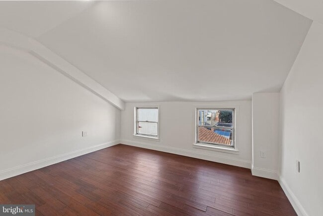 Building Photo - 312 S Exeter St