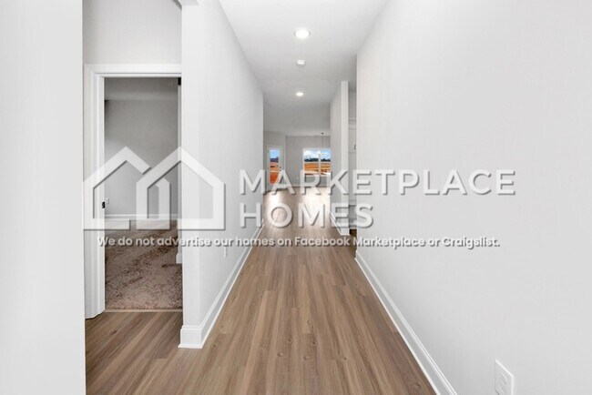 Building Photo - 113 Saylor Rose Dr