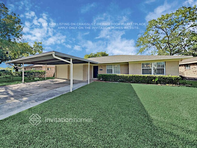 Building Photo - 2705 Coy Dr