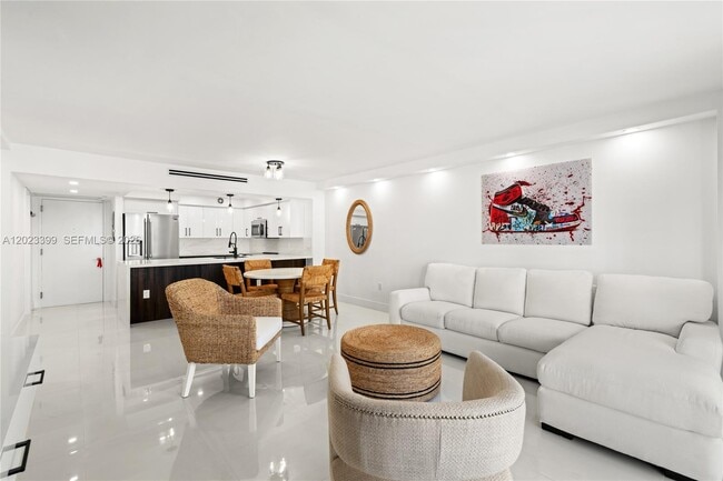 Building Photo - 5701 Collins Ave