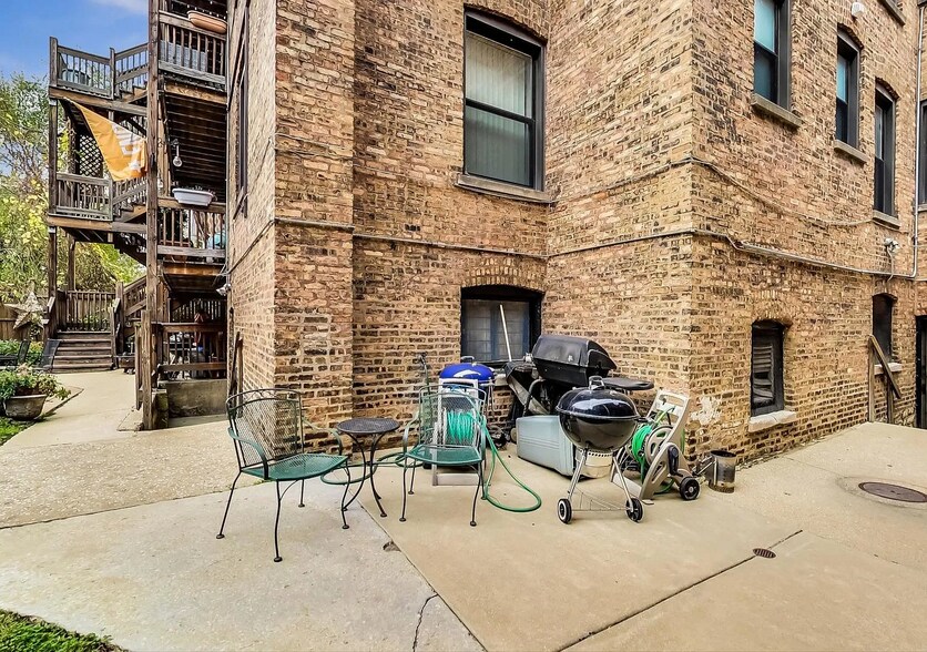 Building Photo - 5600 S Blackstone Ave