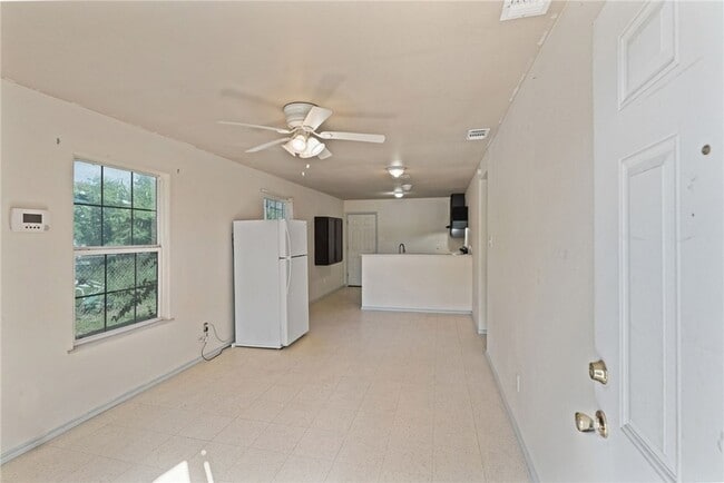 Building Photo - 3630 Stinson St