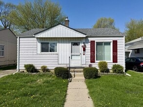 Building Photo - Meticulously Maintained 2 Bedroom Ranch with Large Backyard!