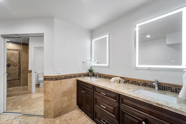 Building Photo - 10546 E Topaz Cir