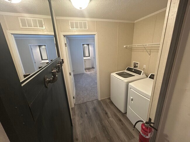 Building Photo - 139 Texas