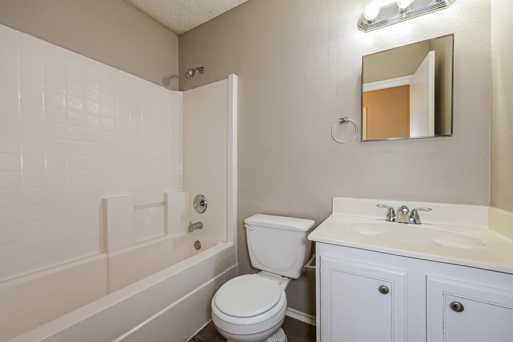 Building Photo - 548 Magdalen Ave