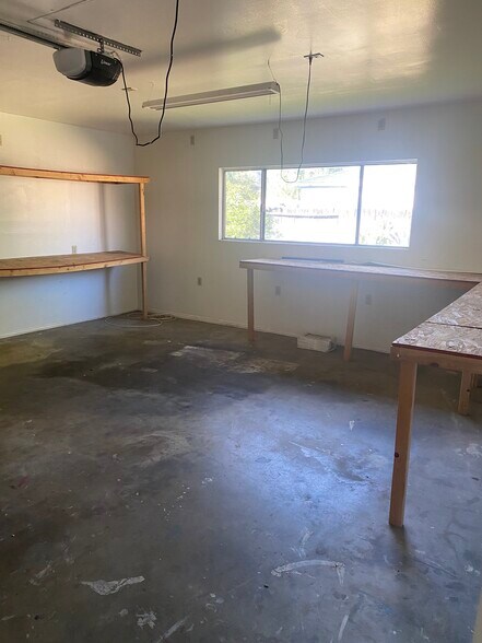 Building Photo - 309 Griffiths St