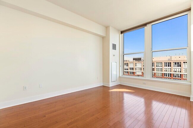 Building Photo - 1125 Maxwell Ln