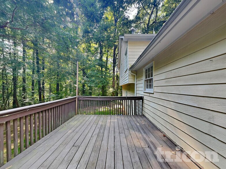 Building Photo - 5450 Bridle Dr