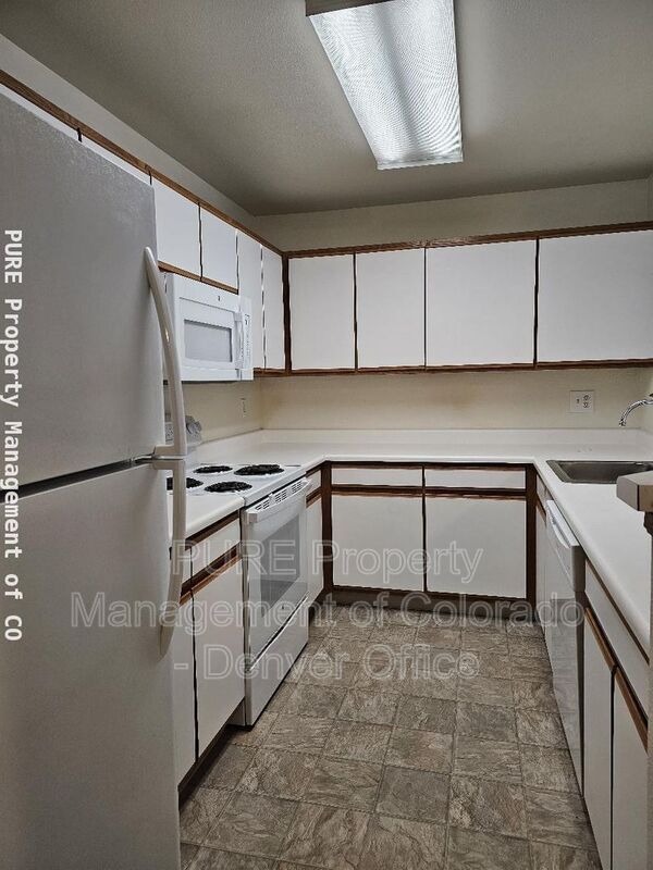 Building Photo - 5706 W Asbury Pl