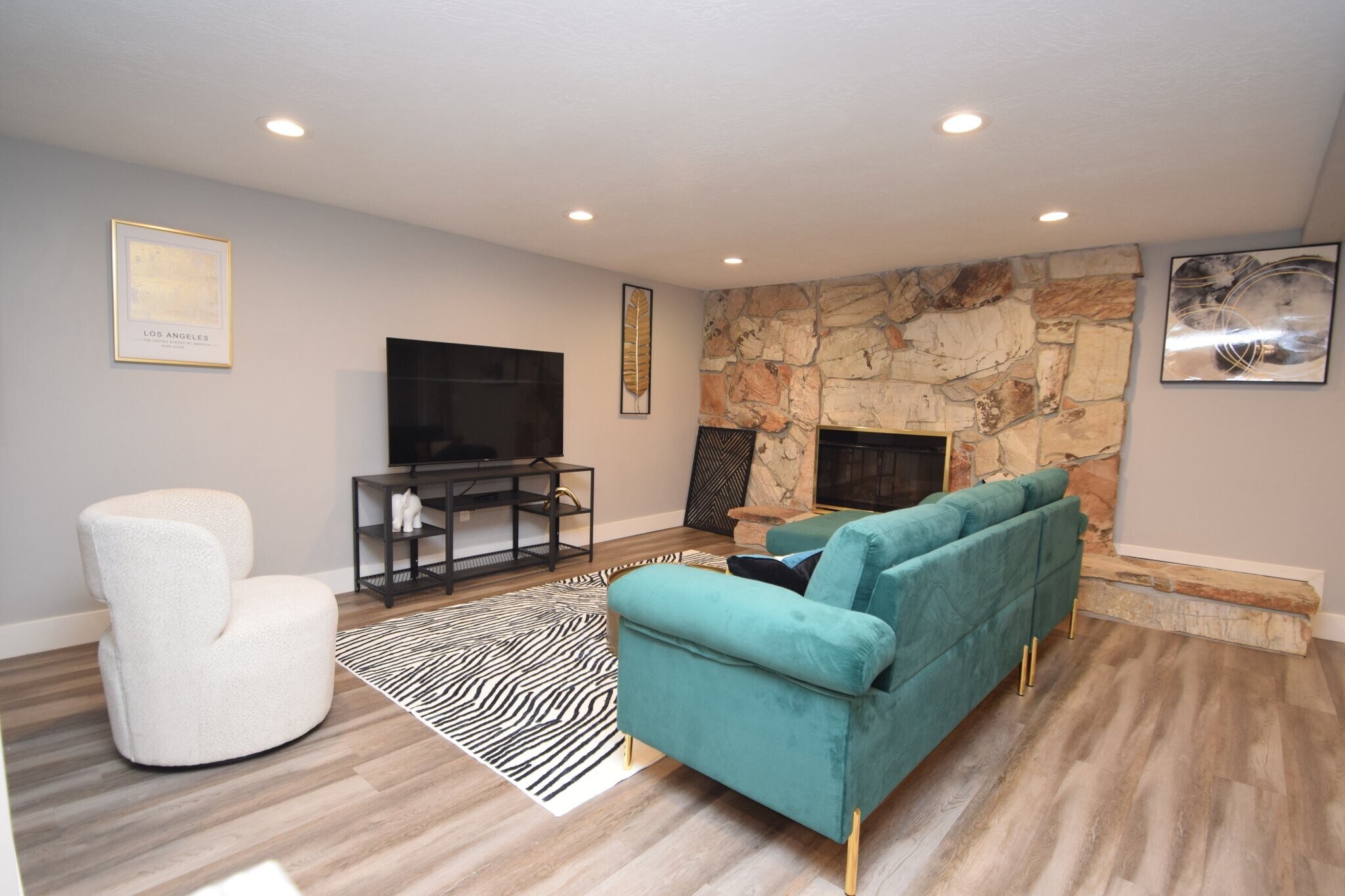 Building Photo - 280 E 200 S