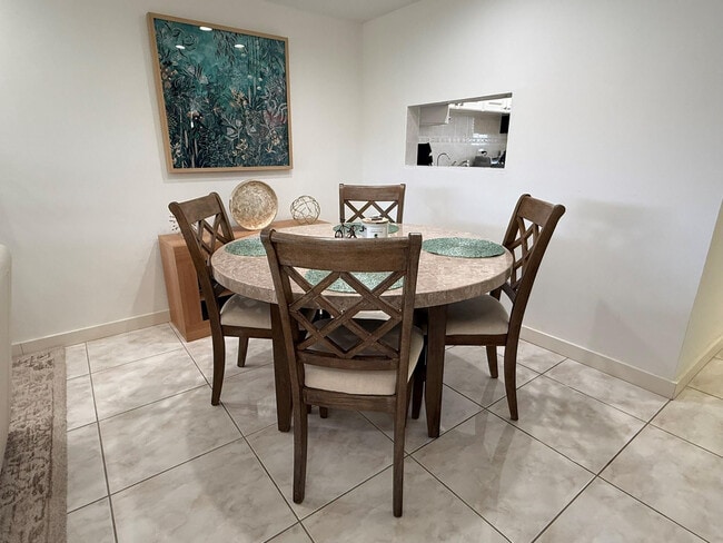 Building Photo - 5300 NE 24th Terrace