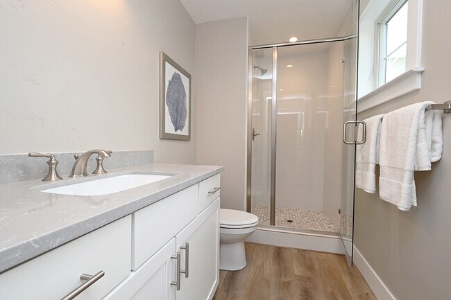 Building Photo - Beautiful Newer Home in Downtown Pleasanton