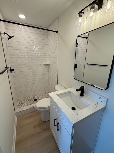 Beautiful new full bath - 113 Catoctin Cir NE