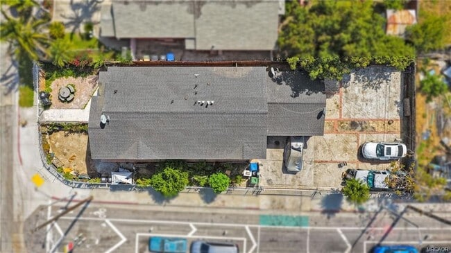 Building Photo - 348 W 83rd St