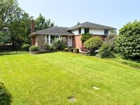 Building Photo - 310 S Oyster Bay Rd