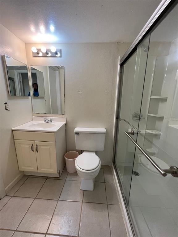 Building Photo - 6043 Village Cir S