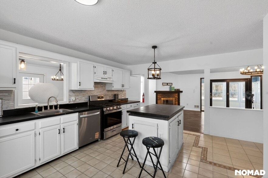 Building Photo - 102 Oak Glen Rd