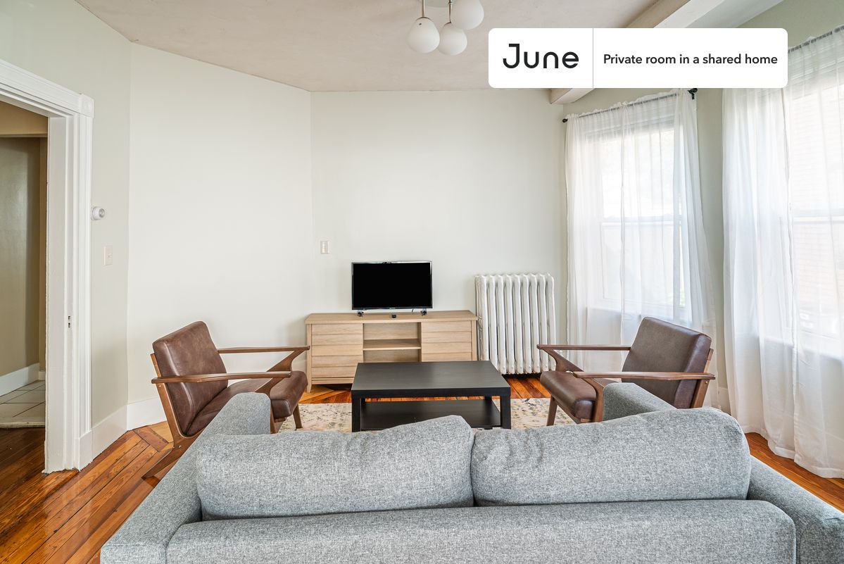 Building Photo - Room in Shared 6 bed/2 bath home