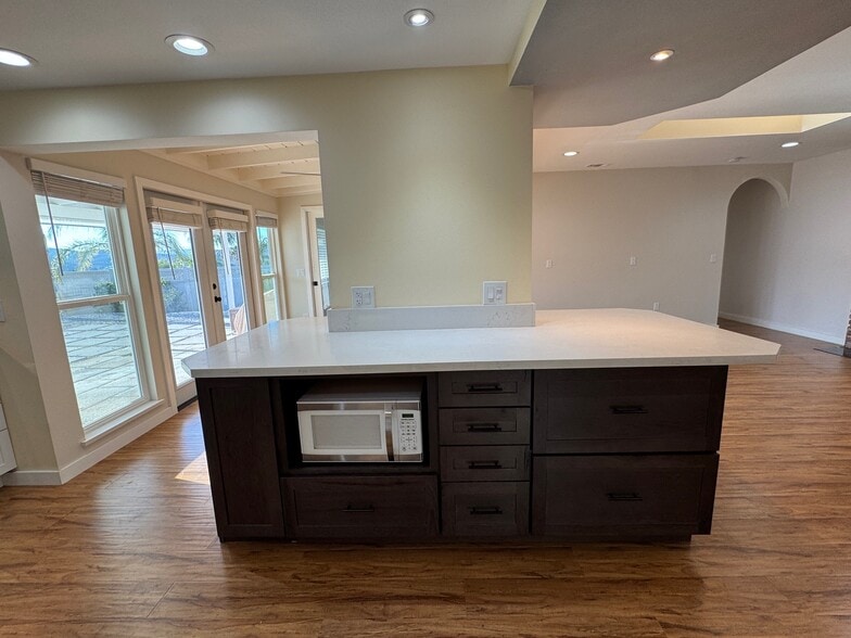 Hidden microwave cove in kitchen - 22471 Loch Lomond Dr
