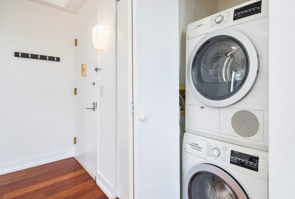 In Unit Bosch Washer Dryer - 389 Washington St