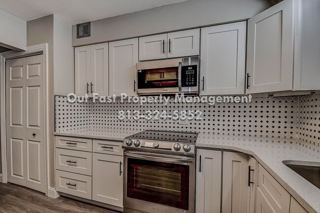 Building Photo - Home & Bonus Space Near Gulf Beaches — Ready for Move-In