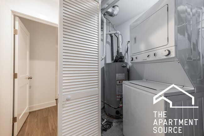 Building Photo - 1836 S Carpenter St