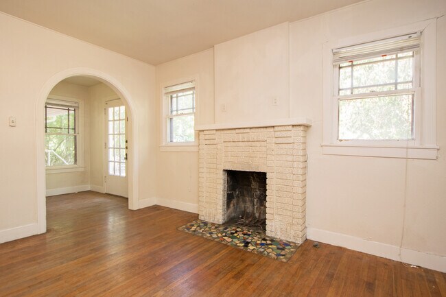 Building Photo - San Gabriel-2845