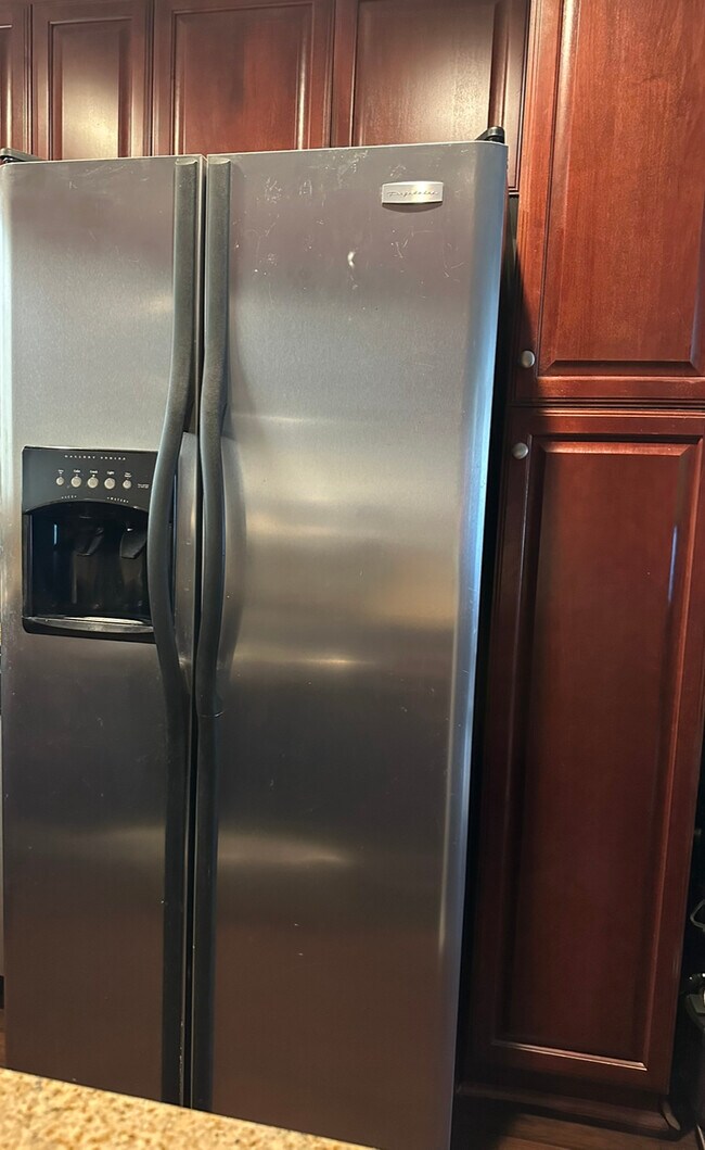 Building Photo - 5565 Canoga Ave