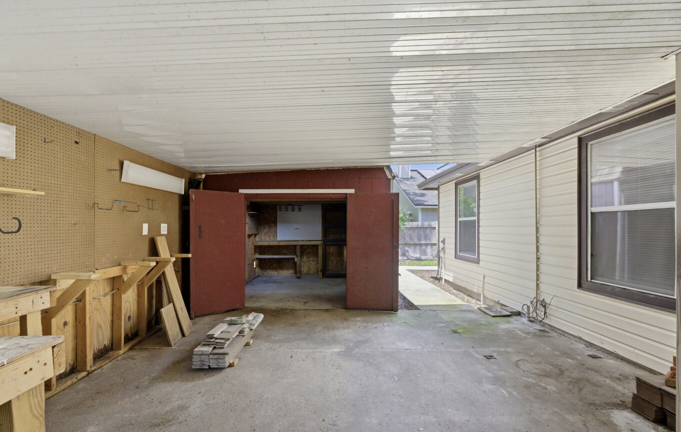 Building Photo - 2162 Saint Martins Dr E