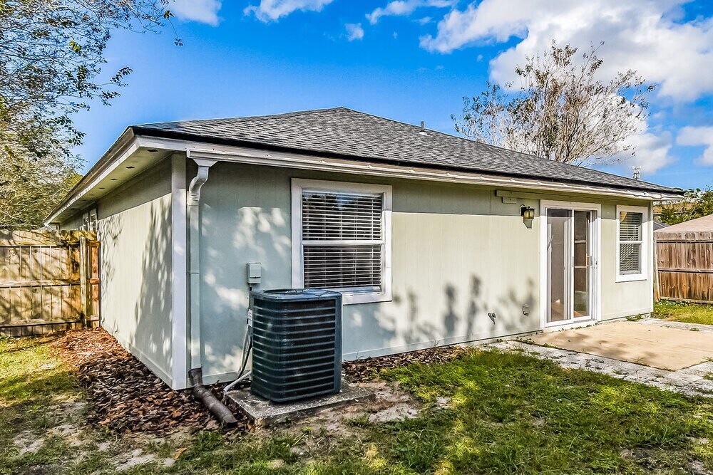 Building Photo - 8736 Townsquare Dr